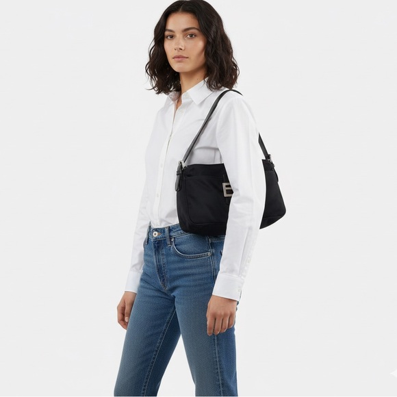 Fendi Neoprene Baguette Shoulder Bag Black Vintage - Picture 8 of 8